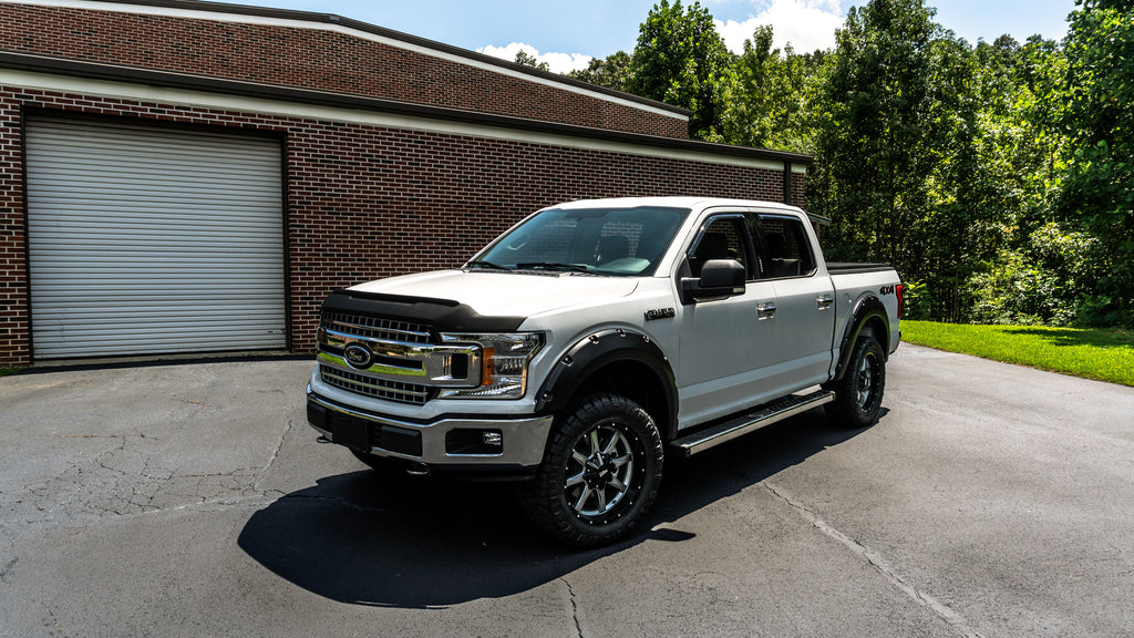 AVS_AeroskinII_2018FordF150_Lifestyle_436096_U1.jpg